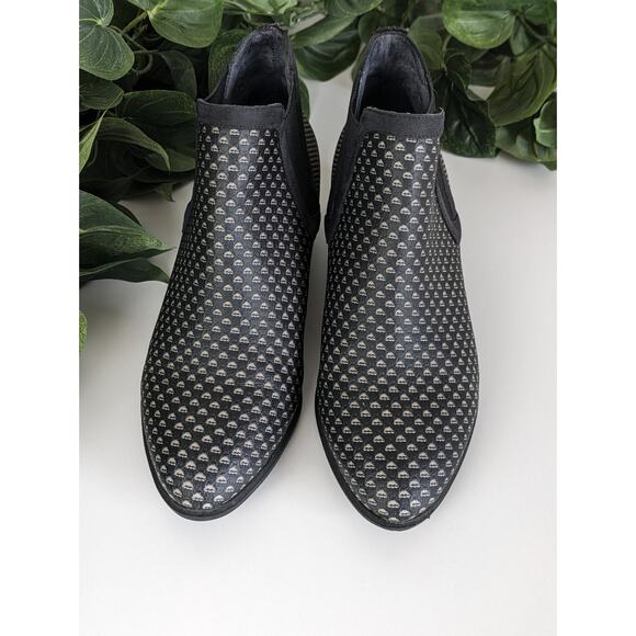 Betabrand x Ayesha Tellis Tennis Western Boots Waterproof Chic Birdseye Size 5 - Picture 3 of 8